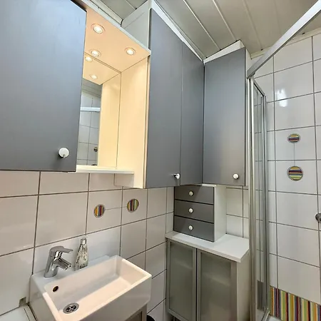 Cosy Apartment Near Airport & Train Schwechat Exterior photo