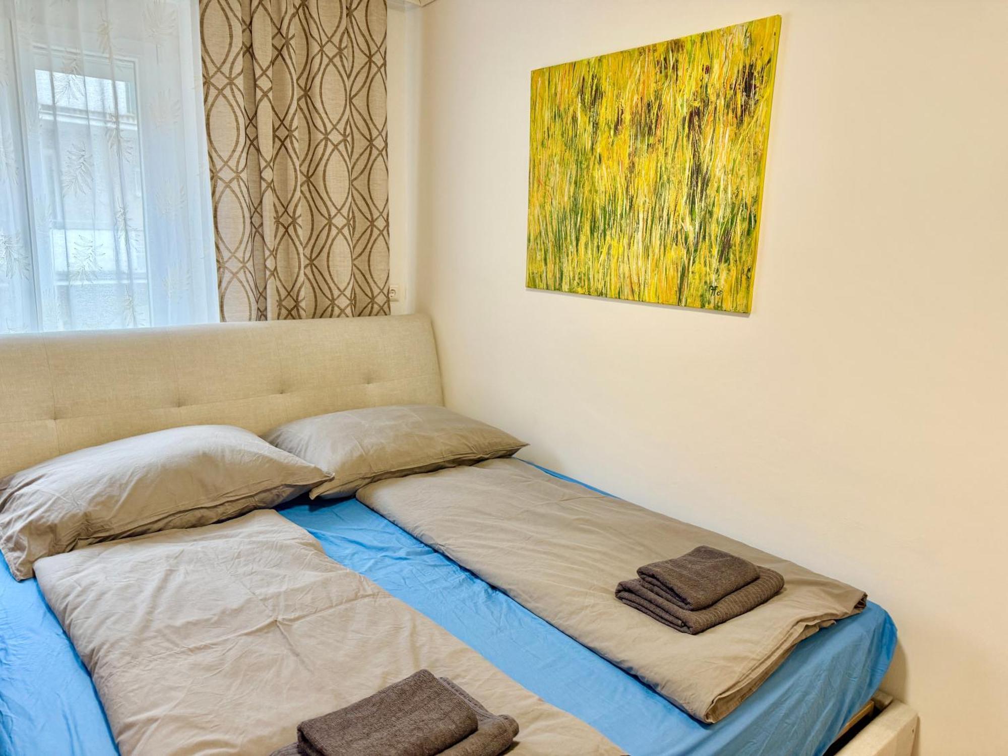 Cosy Near Airport & Train