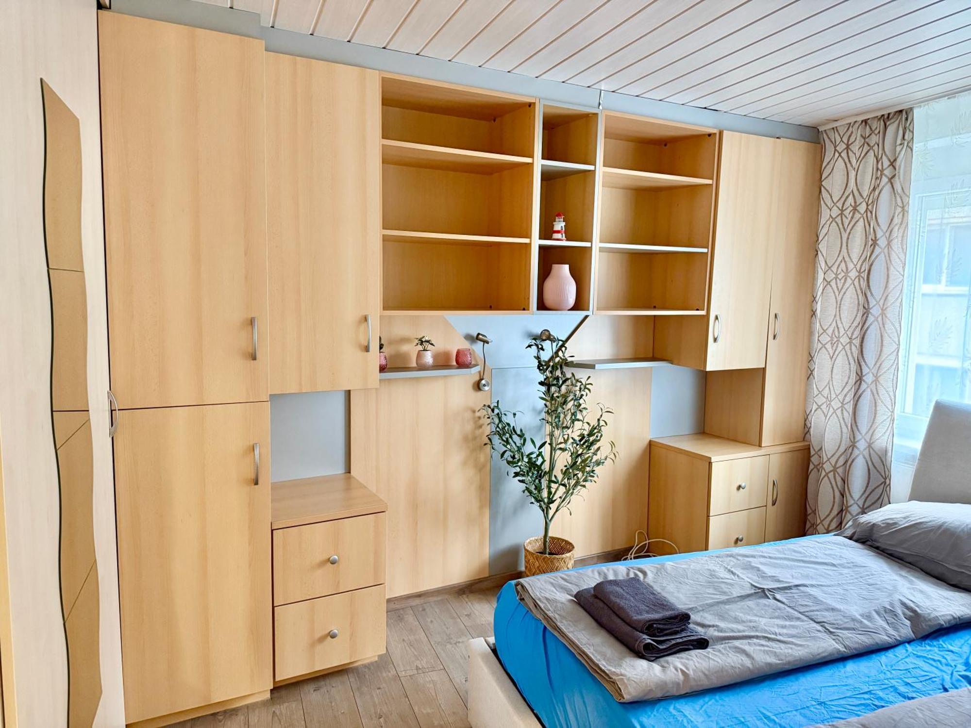 Cosy Near Airport & Train Apartment *